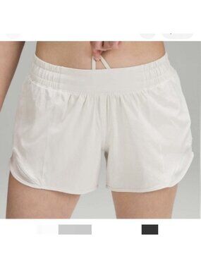 Lululemon Hotty Hot Low-Rise LR Short 4" Lined In Bone
